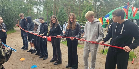 Powiększ grafikę: integracja-klas-pierwszych-711940.jpg