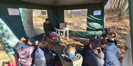 Powiększ grafikę: lekcja-biologii-w-kuznicy-688692.jpg