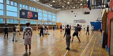 Powiększ grafikę: szkolny-turniej-siatkowki-666399.jpg