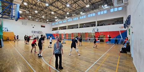 Powiększ grafikę: szkolny-turniej-siatkowki-666400.jpg