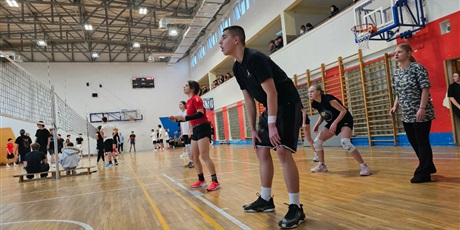 Powiększ grafikę: szkolny-turniej-siatkowki-666403.jpg