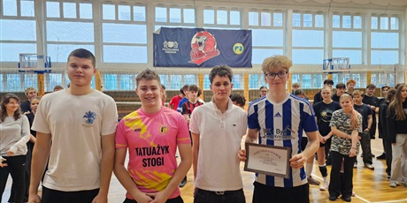 Powiększ grafikę: szkolny-turniej-siatkowki-666407.jpg