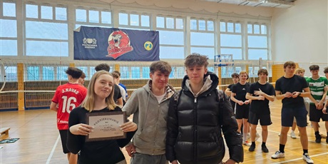 Powiększ grafikę: szkolny-turniej-siatkowki-666412.jpg