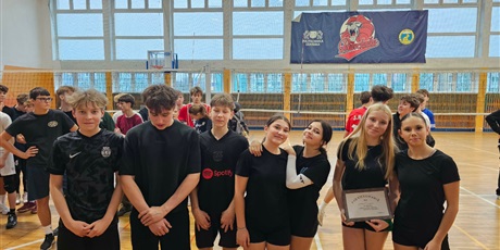 Powiększ grafikę: szkolny-turniej-siatkowki-666414.jpg