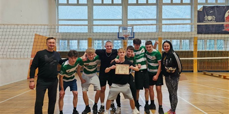 Powiększ grafikę: szkolny-turniej-siatkowki-666416.jpg